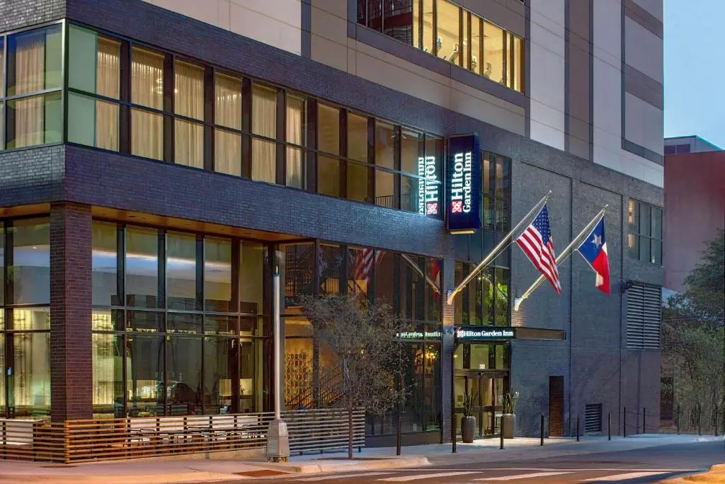 Hilton-Garden-Inn-University-_1
