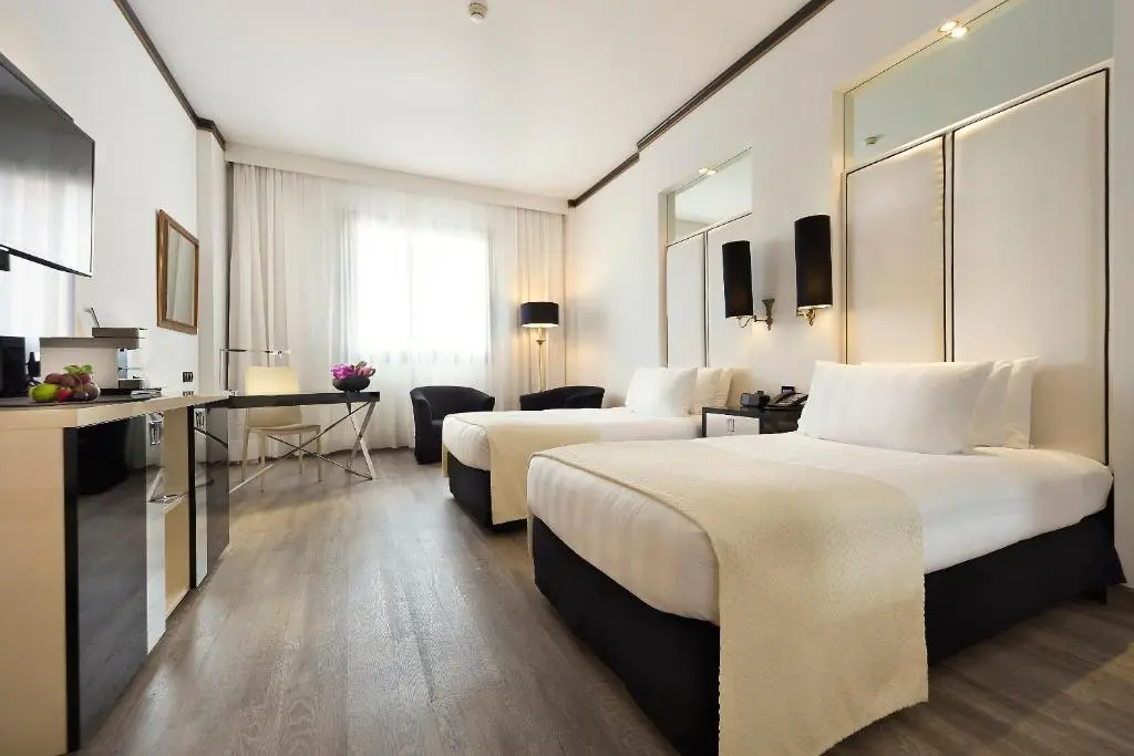 Melia-Milano-_2