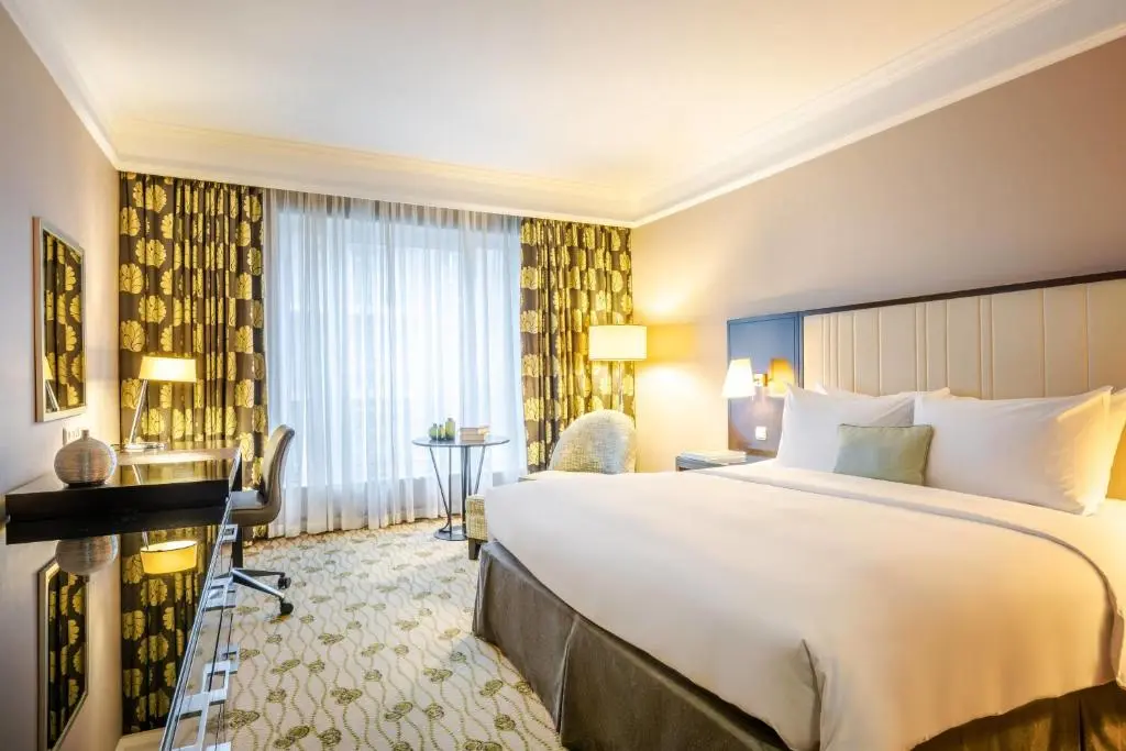 Renaissance-Hotel-Belgium-_2