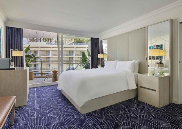 Fairmont-Monaco-bedroom