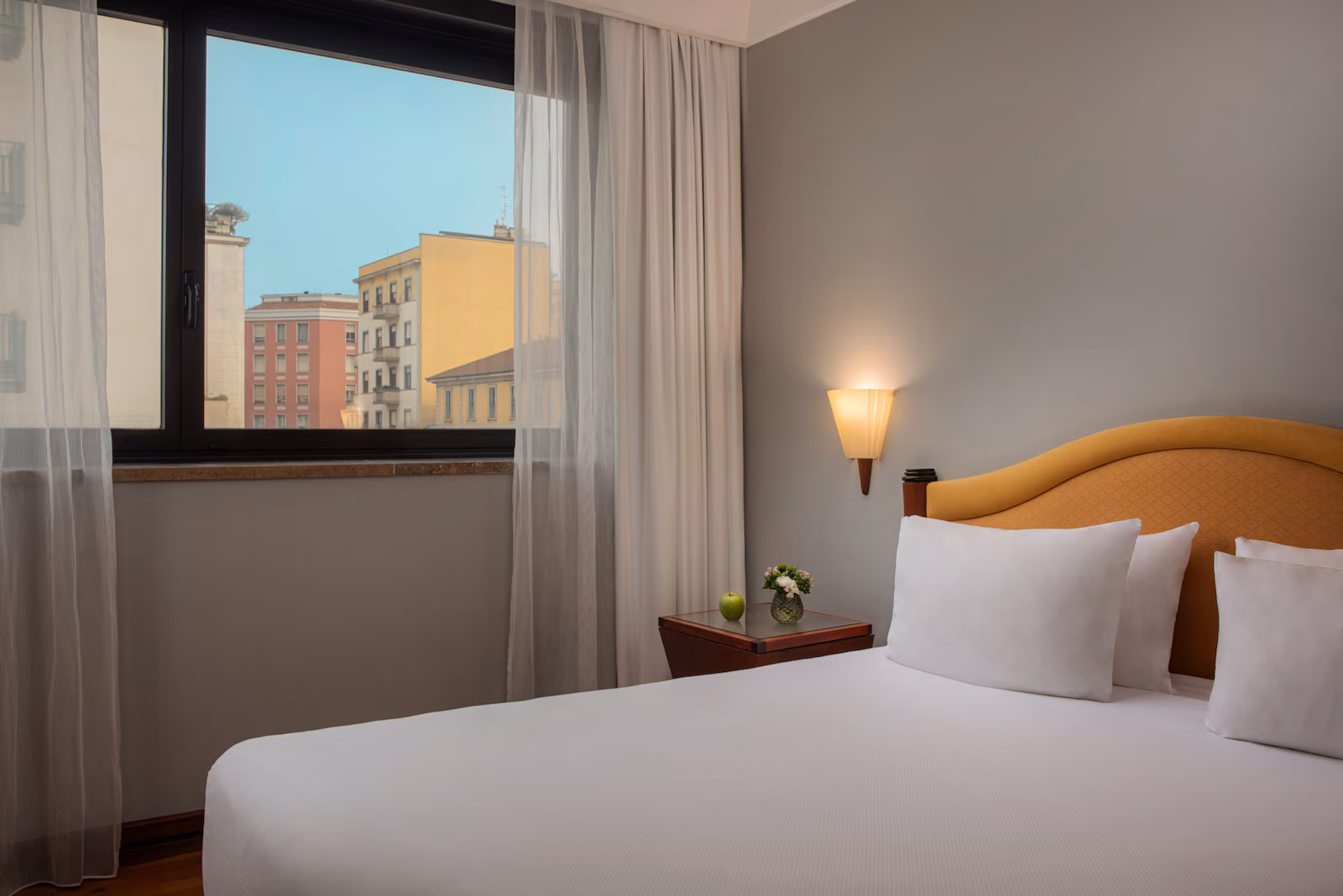 NH_Machiavelli_Room_Standard_Angle_Shot_Bed-1