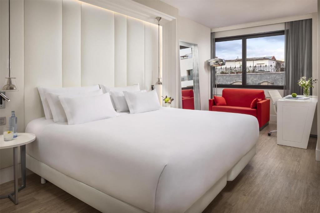 NH-Calnderon-BCN-Room